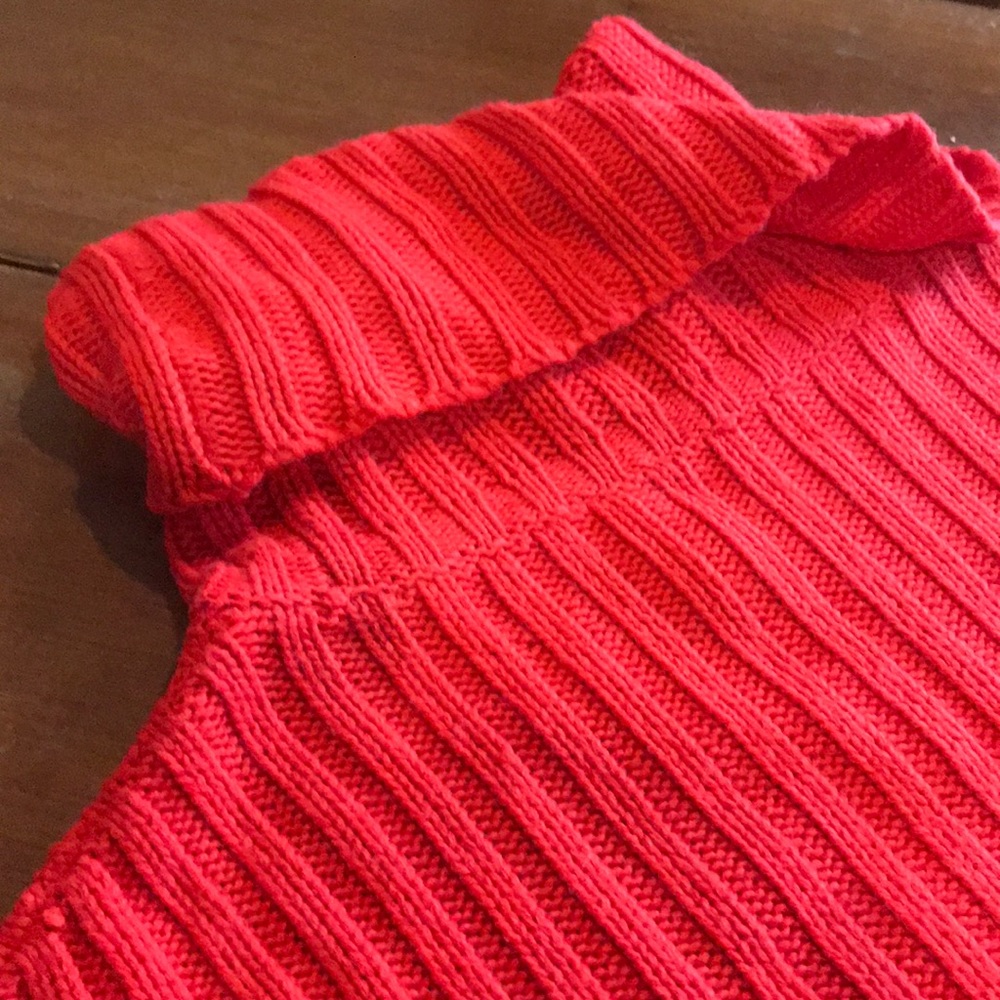 Red H&M turtleneck - Picture 2 of 2
